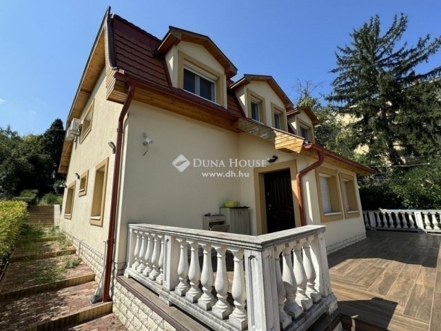 Eladó családi ház, Budapesten, II. kerületben 424.2 M Ft