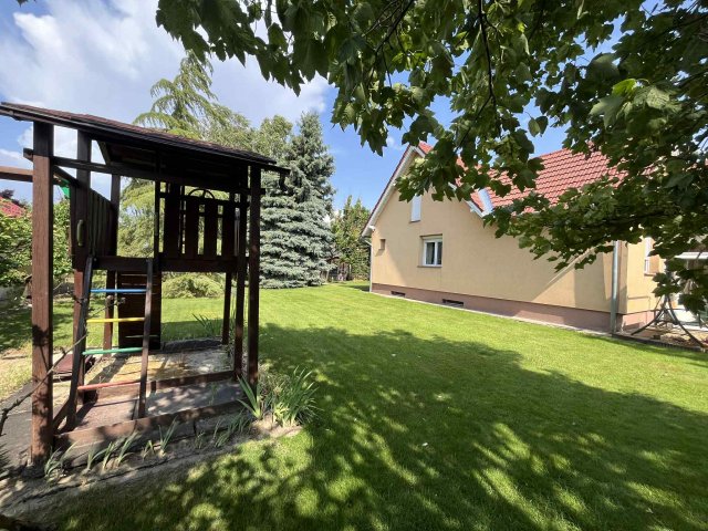 Eladó családi ház, Kecskeméten 97.5 M Ft, 3 szobás