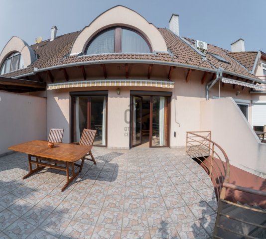 Eladó ikerház, Budapesten, XVIII. kerületben 174 M Ft, 5 szobás