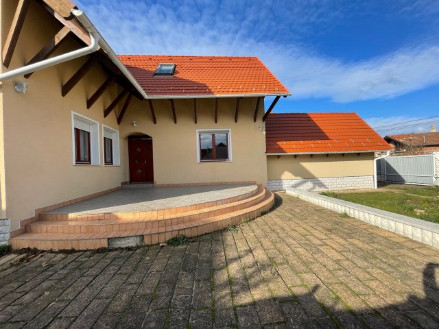 Eladó családi ház, Kistarcsán 84.99 M Ft, 4 szobás