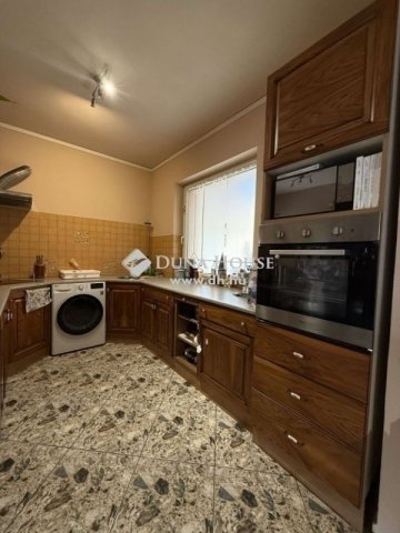 Eladó családi ház, Vecsésen 59.9 M Ft, 2 szobás