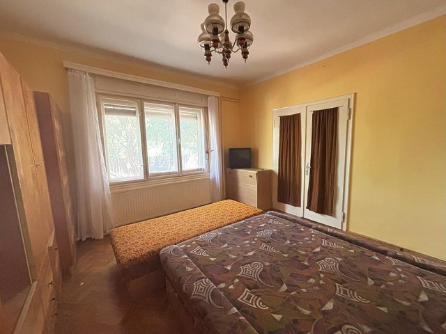 Eladó családi ház, Budapesten, III. kerületben 124.9 M Ft