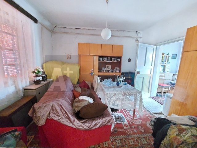 Eladó családi ház, Szegeden 19.9 M Ft, 3 szobás