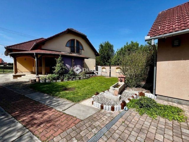 Eladó családi ház, Bólyban 109.5 M Ft, 5 szobás