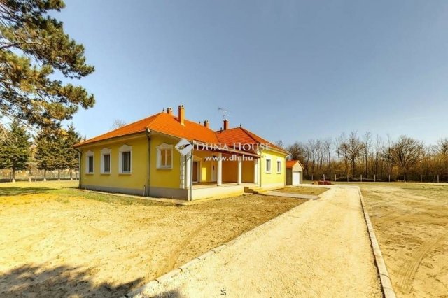 Eladó családi ház, Jakabszálláson 79 M Ft, 6 szobás