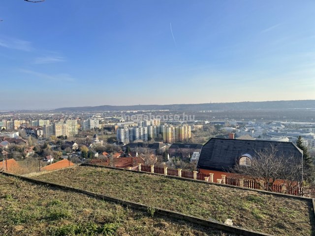 Eladó családi ház, Budaörsön 329 M Ft, 7 szobás