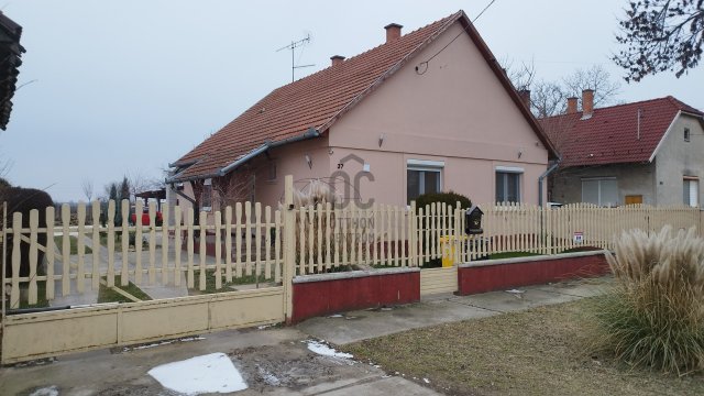 Eladó családi ház, Nagykőrösön 63.8 M Ft, 2 szobás
