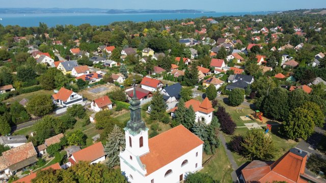 Eladó családi ház, Balatonszárszón 123 M Ft, 5 szobás