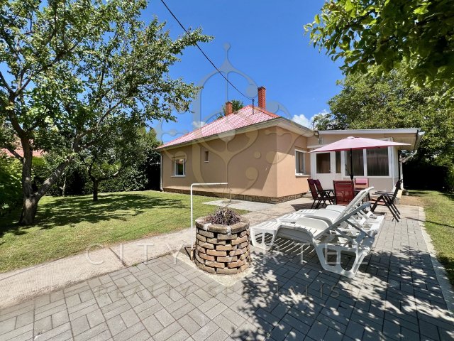 Eladó téglalakás, Balatonlelleén 94.999 M Ft, 4 szobás