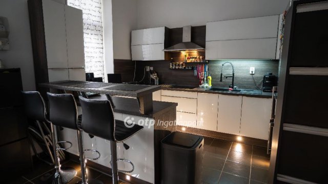 Eladó téglalakás, Budapesten, IX. kerületben 84.9 M Ft