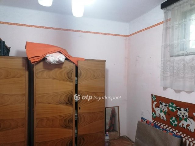 Eladó családi ház, Törökszentmiklóson 5.9 M Ft, 2 szobás