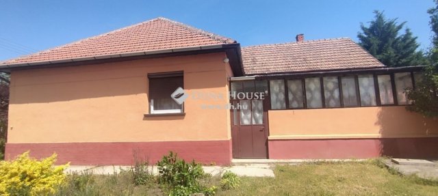 Eladó családi ház, Tápiószecsőn 50 M Ft, 3 szobás