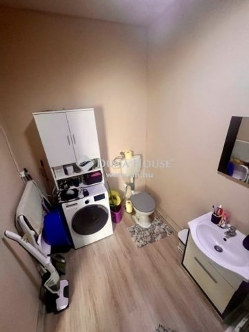 Eladó családi ház, Budapesten, XIX. kerületben 50 M Ft, 4 szobás