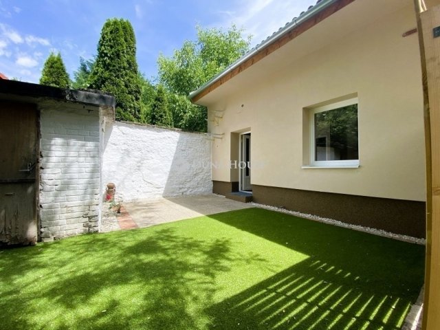 Eladó téglalakás, Pécsett 34.9 M Ft, 2 szobás
