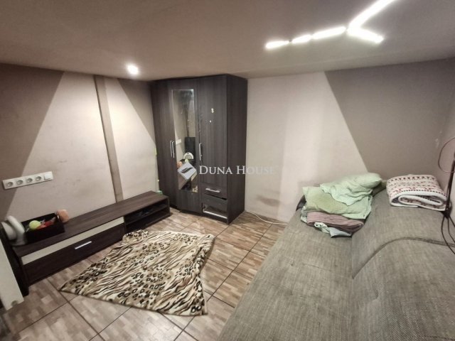 Eladó téglalakás, Budapesten, X. kerületben 34.9 M Ft, 3 szobás