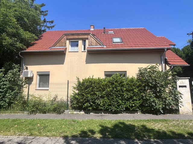 Eladó családi ház, Budapesten, XVI. kerületben 240 M Ft