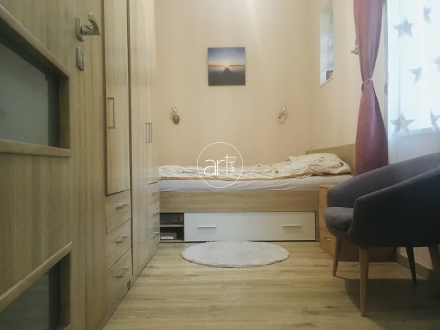 Kiadó téglalakás, albérlet, Szegeden 210 E Ft / hó, 1+1 szobás