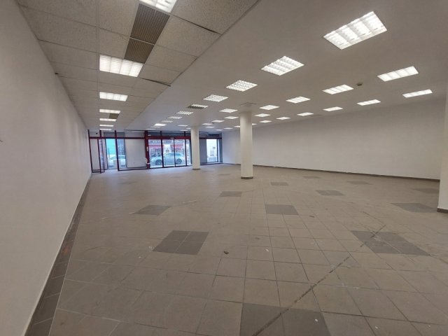 Kiadó üzlethelyiség, Budapesten, III. kerületben 1365 E Ft / hó