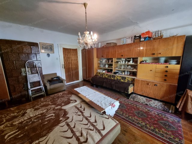 Eladó téglalakás, Gyulán 28.9 M Ft, 3 szobás