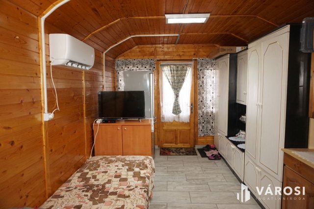 Eladó családi ház, Bugyin 19.5 M Ft, 1 szobás
