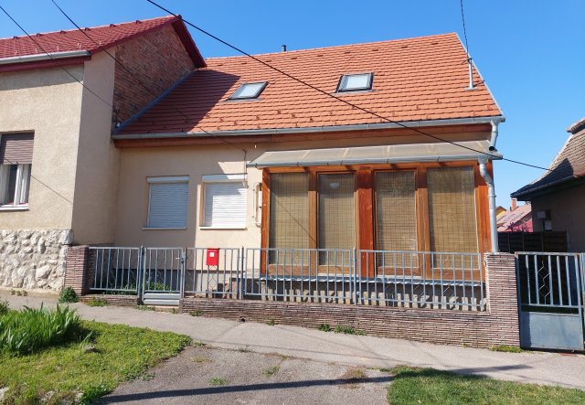 Eladó családi ház, Kaposváron 82.5 M Ft, 4+1 szobás