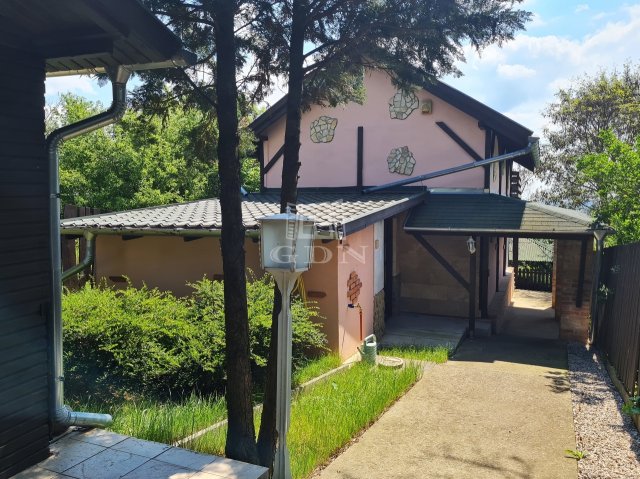 Eladó családi ház, Biatorbágyon 29.9 M Ft, 3 szobás