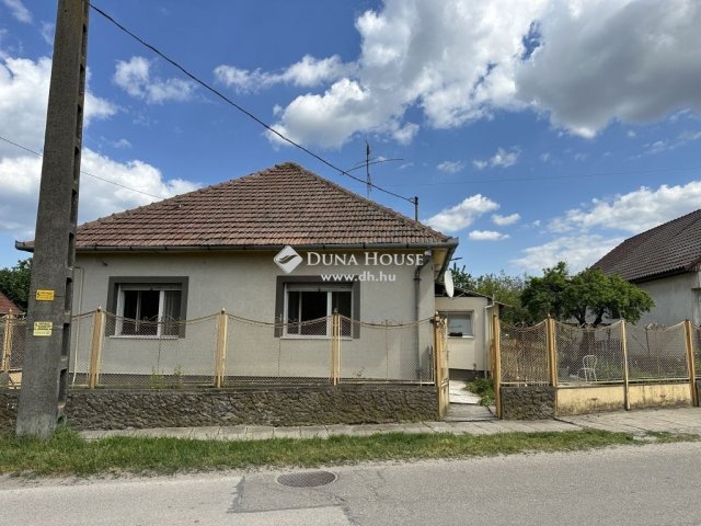 Eladó családi ház, Nagykőrösön 31.5 M Ft, 3 szobás