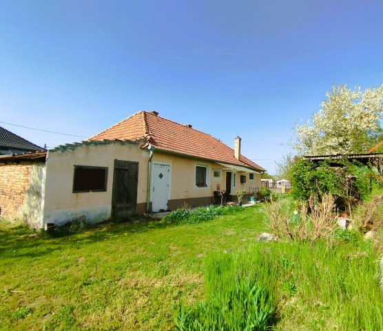Eladó családi ház, Koroncón 39.9 M Ft, 3 szobás