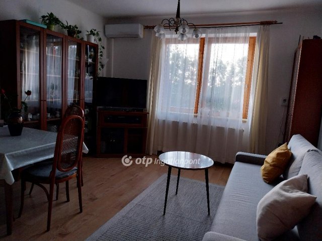 Eladó családi ház, Siófokon 399 M Ft, 9+4 szobás