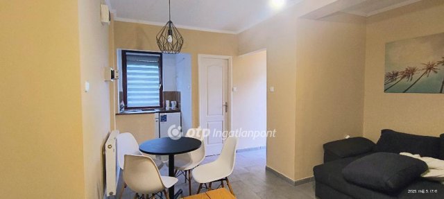 Eladó hotel, Cserkeszőlőn 160 M Ft / költözzbe.hu