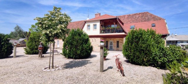 Eladó családi ház, Kecskeméten 349.9 M Ft, 4 szobás