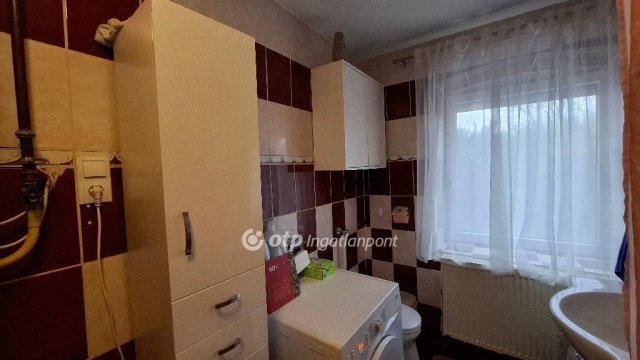 Eladó családi ház, Zalabéren 23.9 M Ft, 2 szobás