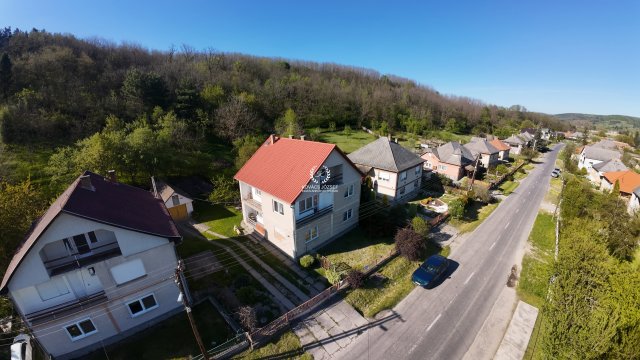 Eladó családi ház, Lénárddarócon 23.9 M Ft, 4 szobás