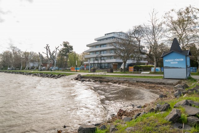Eladó téglalakás, Balatonfenyvesen 104 M Ft, 2 szobás