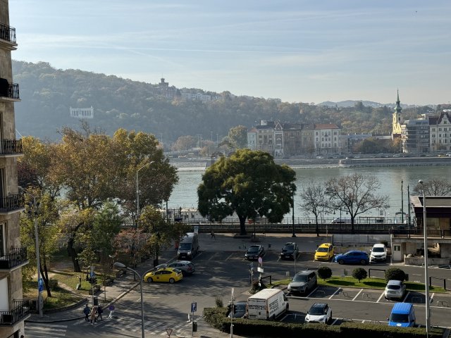 Eladó téglalakás, Budapesten, V. kerületben 189 M Ft, 3 szobás