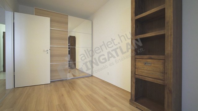 Kiadó téglalakás, albérlet, Budapesten, IV. kerületben