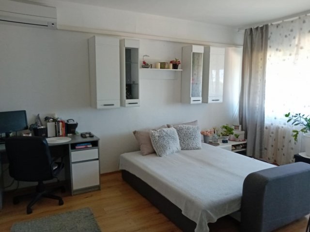 Eladó panellakás, Nyíregyházán, Fazekas János téren 32.9 M Ft