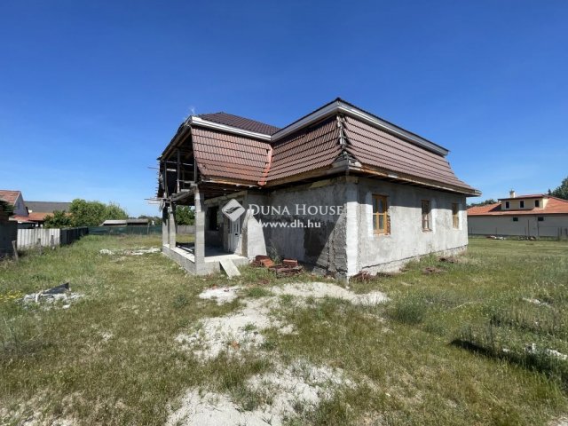 Eladó családi ház, Pilisen 17.5 M Ft, 4 szobás