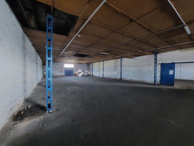 Kiadó ipari ingatlan, Tatabányán, Környei úton 996 E Ft / hó