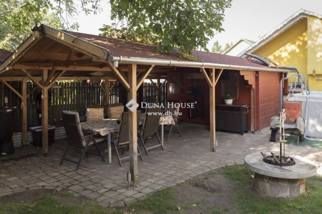 Eladó családi ház, Gödön 225 M Ft, 7 szobás