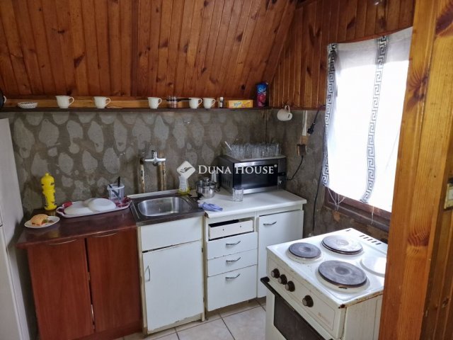 Eladó családi ház, Csörögön, Komáromi utcában 29.5 M Ft