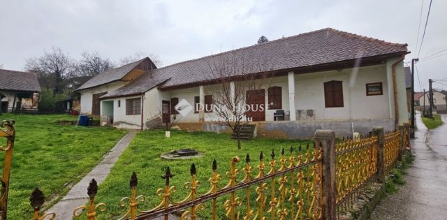 Eladó családi ház, Geresdlakon 9.99 M Ft, 4 szobás