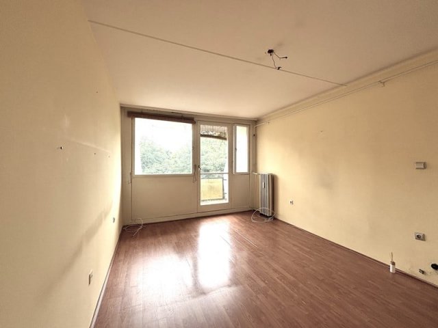 Eladó panellakás, Pécsett 34.9 M Ft, 2 szobás