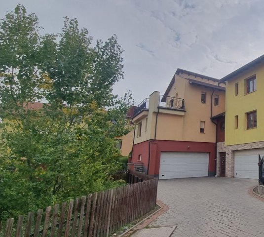 Eladó ikerház, Budapesten, III. kerületben 219.9 M Ft, 4+1 szobás