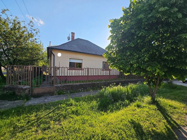 Eladó családi ház, Szigetszentmiklóson 64.9 M Ft, 4 szobás