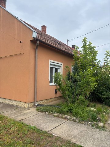 Eladó családi ház, Szolnokon 27.9 M Ft, 1+1 szobás