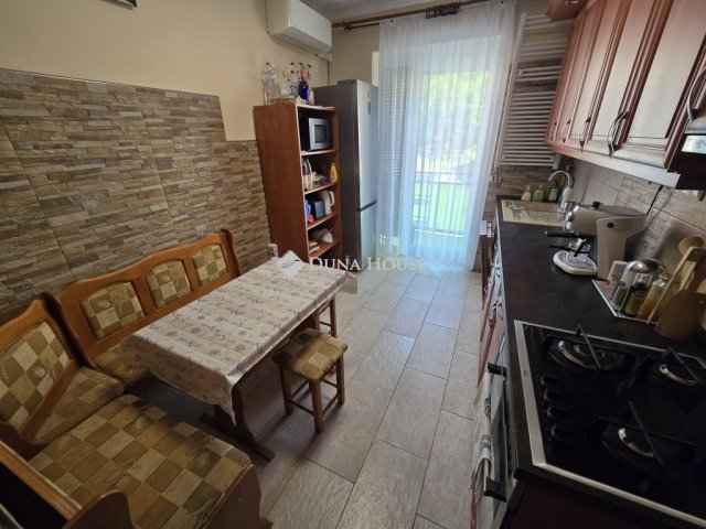 Eladó téglalakás, Balatonfűzfőn 55.5 M Ft, 4 szobás