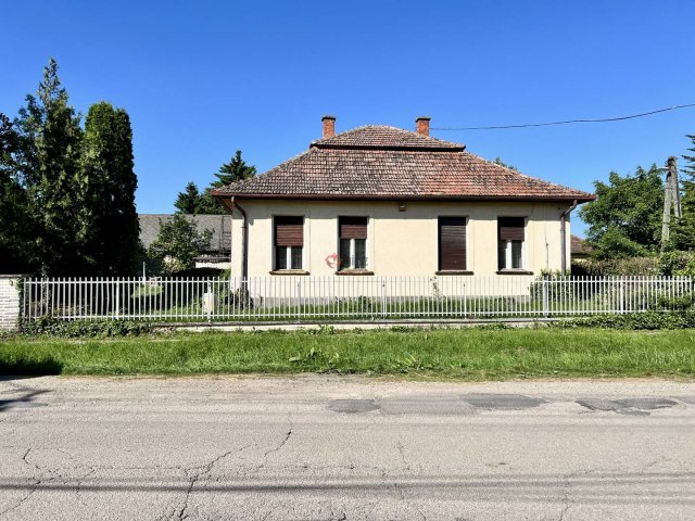 Eladó családi ház, Sárbogárdon 39 M Ft, 4 szobás