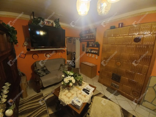 Eladó téglalakás, Sásdon 18 M Ft, 2 szobás