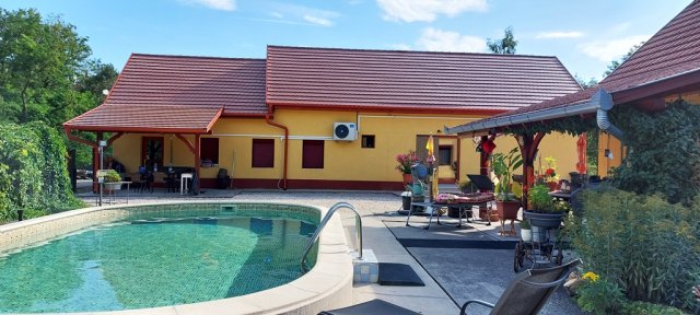Eladó családi ház, Csemőn 110 M Ft, 5 szobás